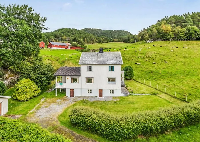 8 Person In Vagland-by Traum Bårdset